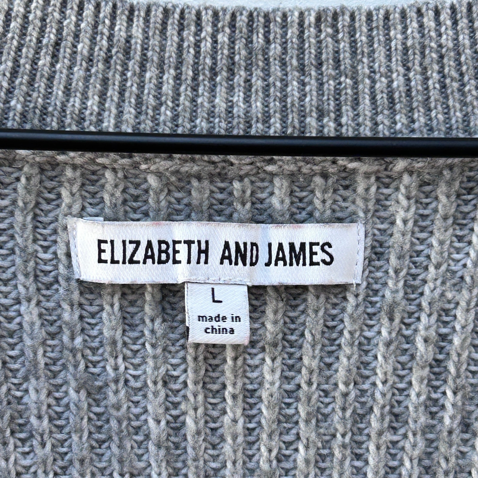 Elizabeth And James Gray Ribbed V Neck Sweater Women's Large Minimalist Knit Top — image 5 of 7